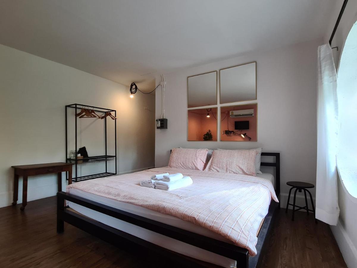 Hand Hotel Bang Saen Exterior photo