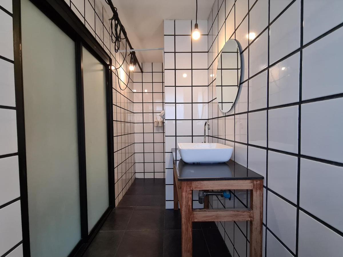 Hand Hotel Bang Saen Exterior photo