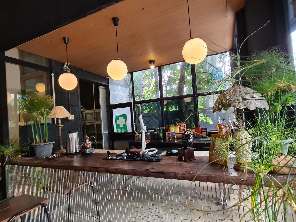 Hand Hotel Bang Saen Exterior photo